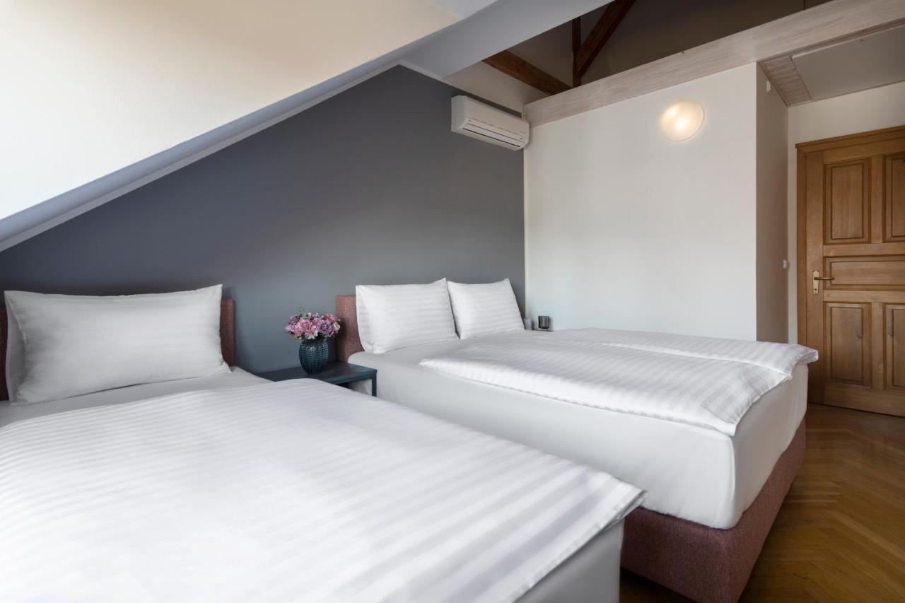 Bohemian Dreams Apartments And Suites By Dwellfort ปราก ภายนอก รูปภาพ