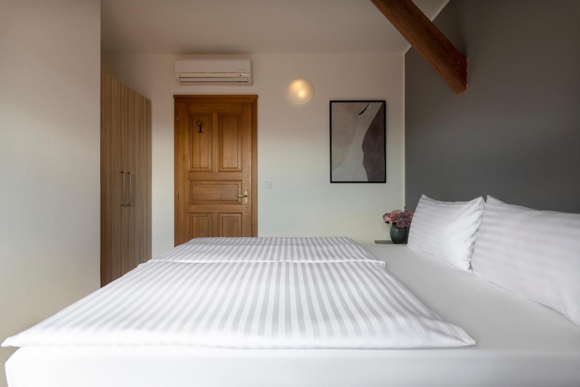 Bohemian Dreams Apartments And Suites By Dwellfort ปราก ห้อง รูปภาพ